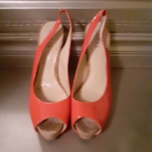 GUESS ORANGE PATENT LEATHER HIGH HEELS